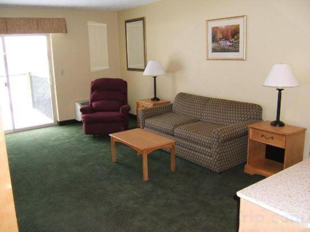 Holiday Inn Express Munising-Lakeview Hotel By Ihg Bagian luar foto