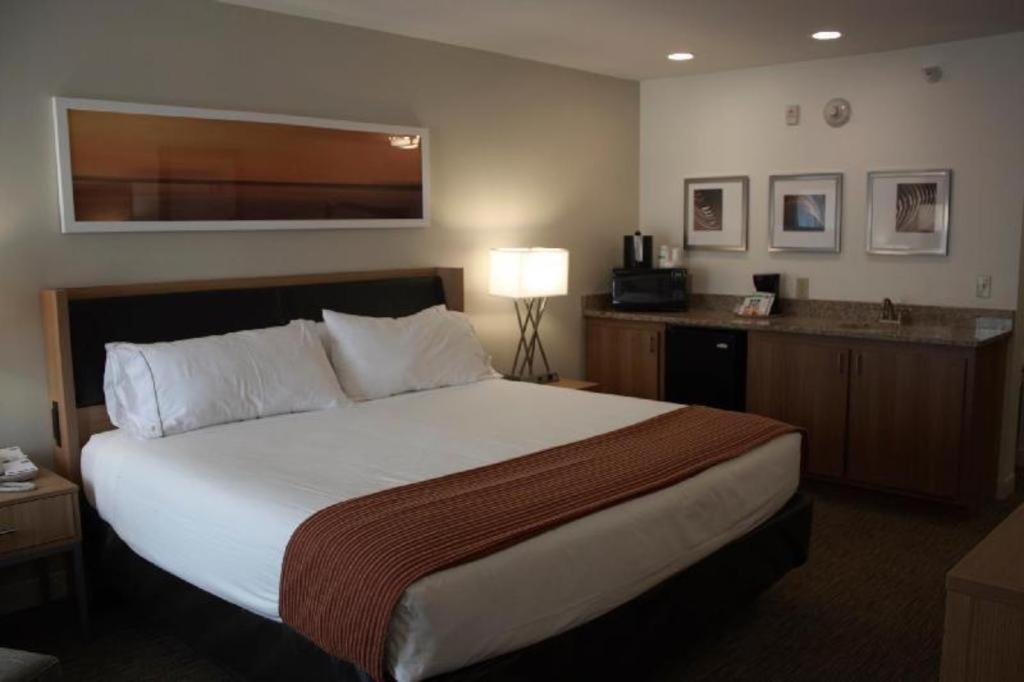 Holiday Inn Express Munising-Lakeview Hotel By Ihg Bagian luar foto