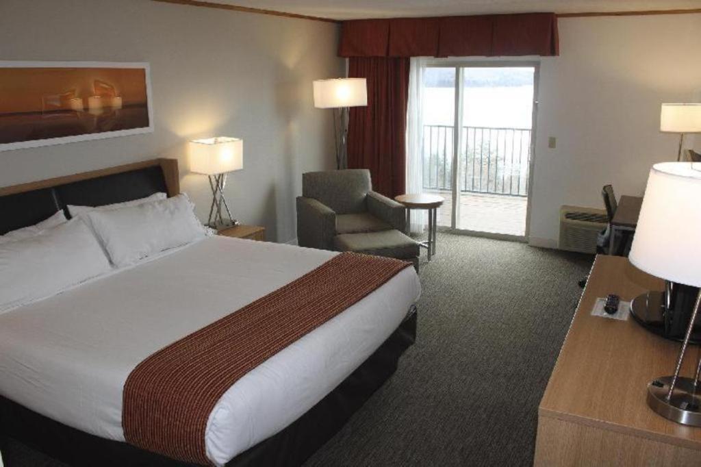 Holiday Inn Express Munising-Lakeview Hotel By Ihg Bagian luar foto