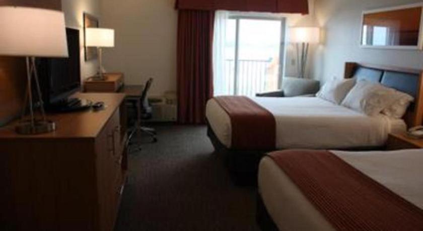 Holiday Inn Express Munising-Lakeview Hotel By Ihg Bagian luar foto