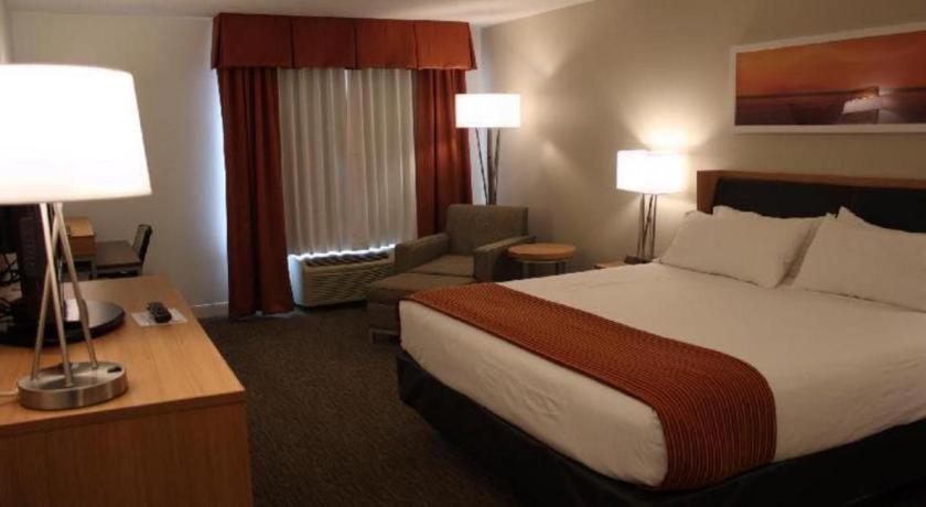Holiday Inn Express Munising-Lakeview Hotel By Ihg Bagian luar foto