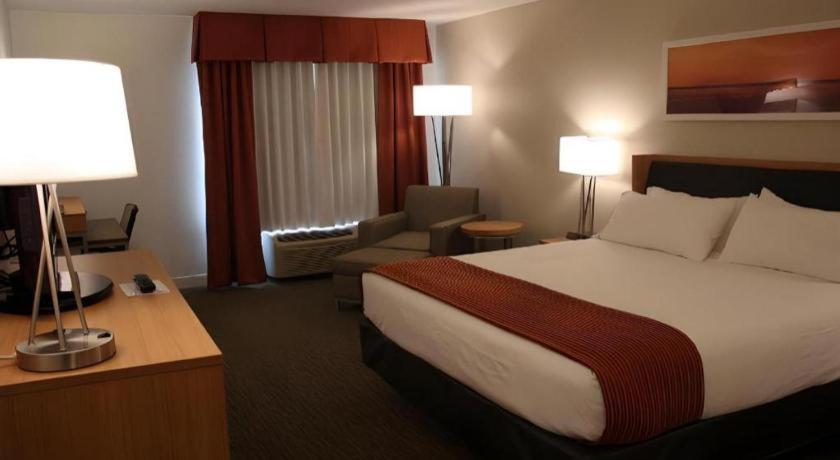 Holiday Inn Express Munising-Lakeview Hotel By Ihg Bagian luar foto