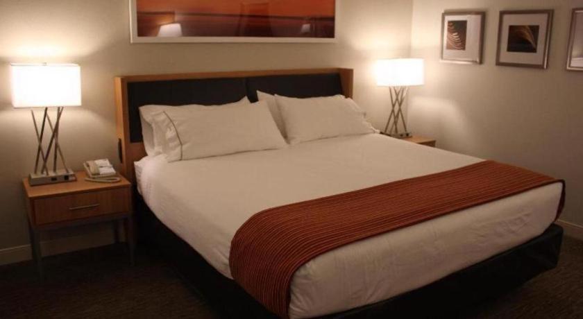 Holiday Inn Express Munising-Lakeview Hotel By Ihg Bagian luar foto