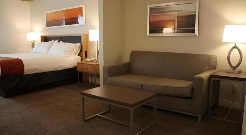 Holiday Inn Express Munising-Lakeview Hotel By Ihg Bagian luar foto